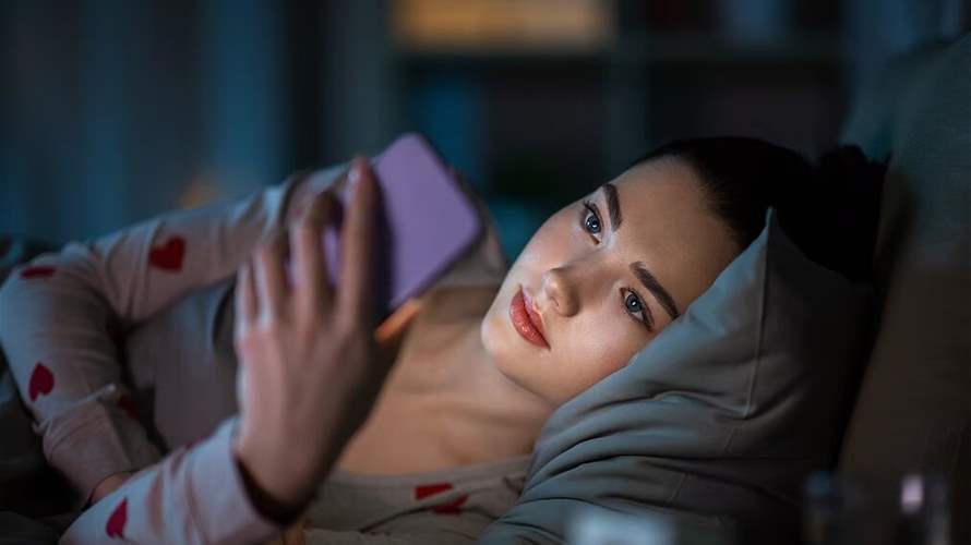 صلة غير متوقعة بين السهر والإصابة بالاكتئاب... إليكم ما كشفته هذه الدراسة!