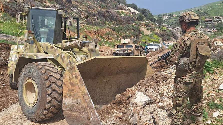 الجيش: إزالة سواتر ترابية وفتح طريق في بلدة العديسة - مرجعيون