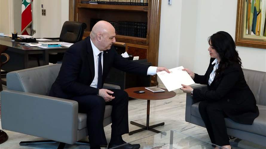 Iraq invites Lebanon's president to Baghdad for talks on bilateral ties