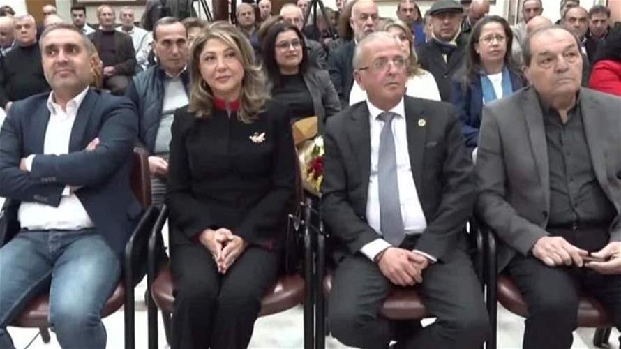 في ساحة المكتبة الوطنية في بعقلين... وضع حجر الأساس لإطلاق أكبر كتاب في العالم