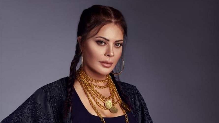كارمن لبس تفجع بوفاة والدتها (صورة)