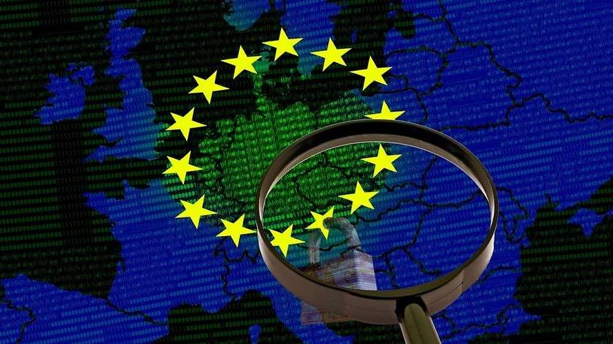 European stock futures sink over trade war