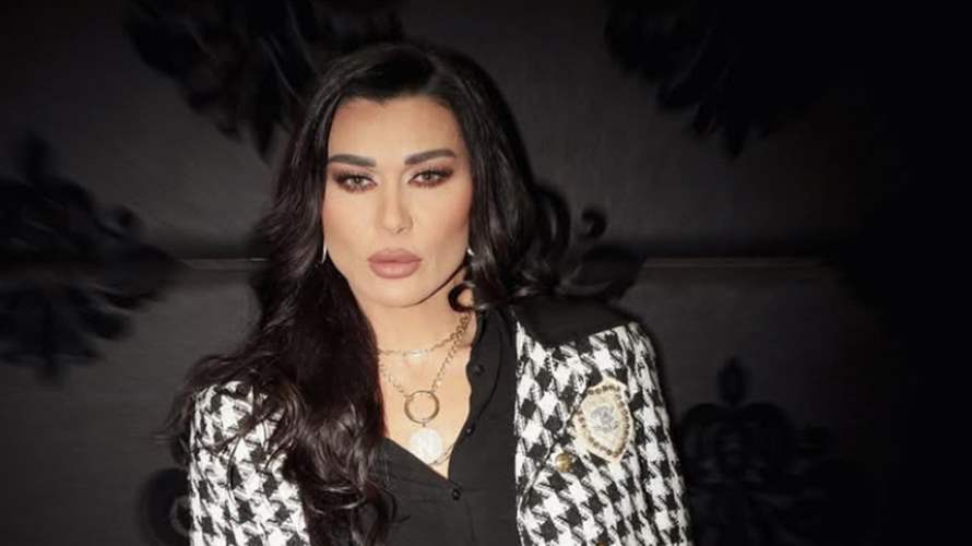 نادين الراسي في إطلالة سوداء أنيقة: "وثاق بالمجهول" (صورة)