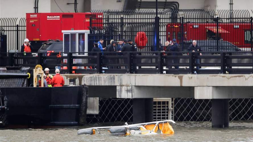 Tourist helicopter crashes into New York's Hudson River, killing all six aboard