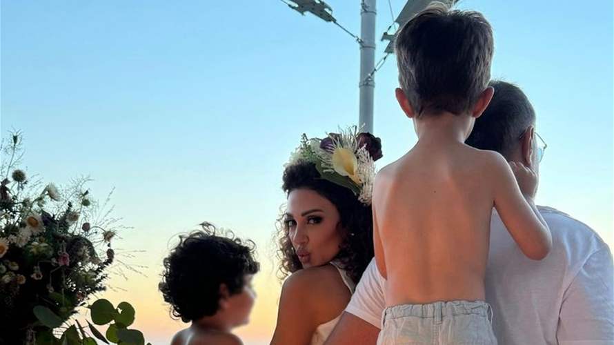 في أحد الشعانين... إطلالات متناسقة ومميزة لميريام فارس وعائلتها (صور)