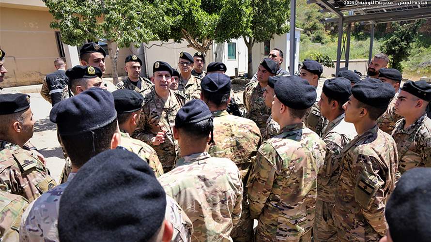 قائد الجيش تفقد ثكنة عصام شمعون في النبطية
