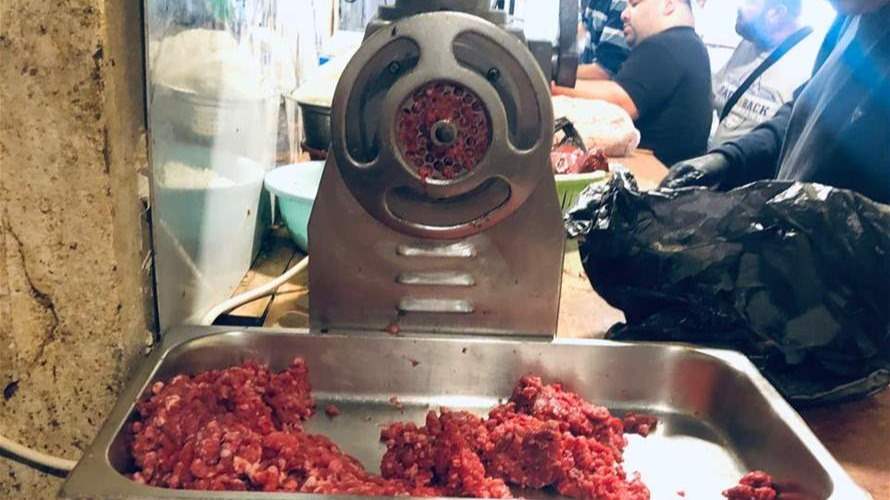محضر ضبط بحق ملحمة في منطقة المساكن الشعبية قضاء صور