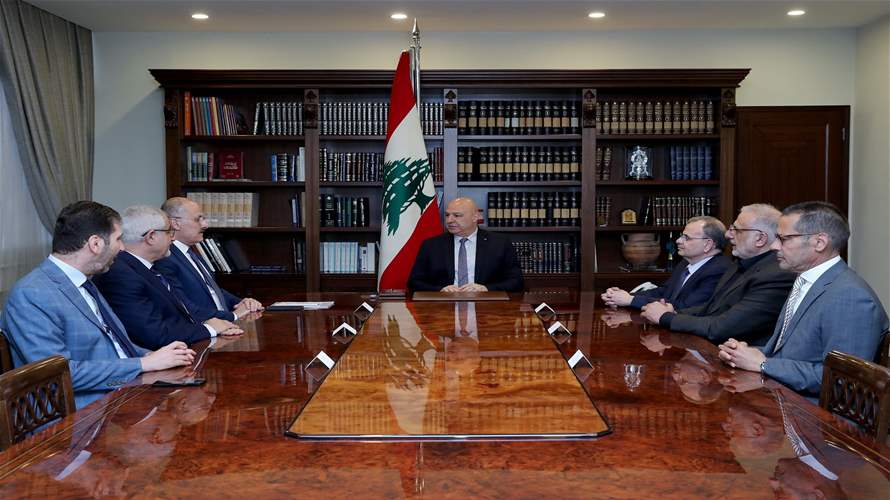 الرئيس عون خلال استقباله لجنة الصحة النيابية التي أعدّت اقتراح قانون التغطية الصحية الشاملة الإلزامي: كرامة المواطن تتحقّق من خلال تأمين متطلباته الأساسية وعلى رأسها الطبابة والتعليم