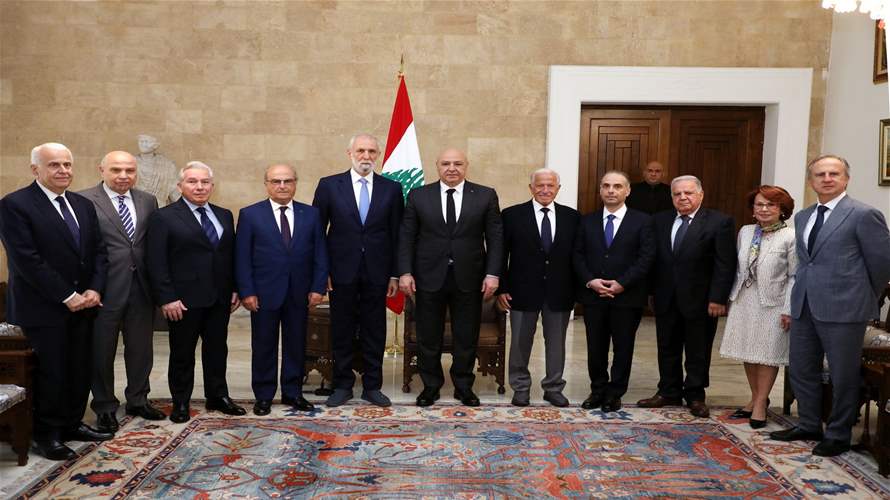 الرئيس عون: المشكلة الأساسية في لبنان تكمن في عدم تطبيق القانون والدستور واذا كان الدستور يشوبه خطأ فلنطبقه بداية ثم نسعى الى تعديله وتطويره