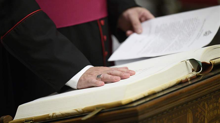 Cardinals take oath of secrecy before conclave: Vatican