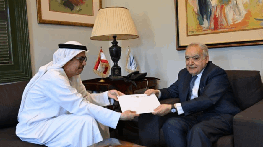 وزير الثقافة تسلم دعوة من القائم بالأعمال الإماراتي لإلقاء محاضرة في مؤتمر عن الأوضاع الدولية