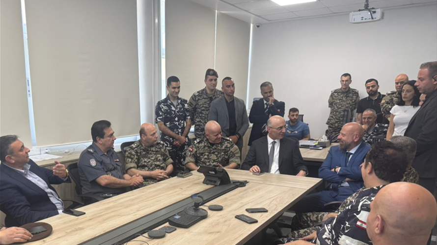  وزير الداخلية يتفقد غرفة عمليات منطقة الشمال في قوى الأمن الداخلي في سراي طرابلس بحضور المدير العام لأمن الدولة اللواء ادكار لاوندس ومحافظ الشمال القاضي رمزي نهرا