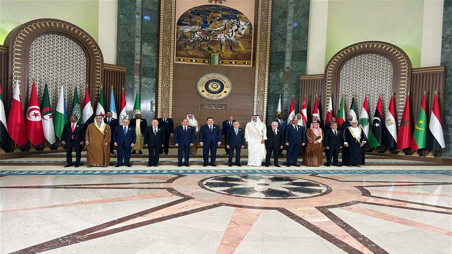 رئاسة مجلس الوزراء تنشر الصورة الرسمية التذكارية للقمة العربية بدورتها الرابعة والثلاثين في العاصمة العراقية بغداد والتي يشارك فيها الرئيس نواف سلام