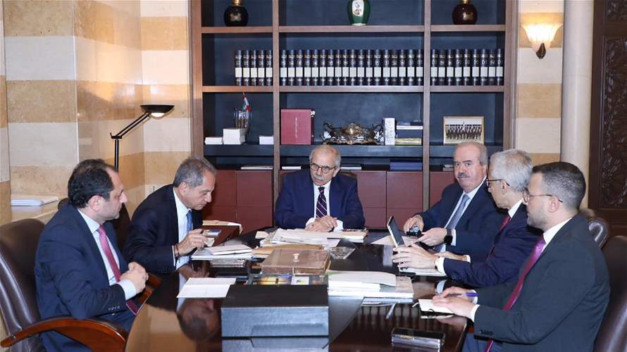 في اطار التحضير لزيارة وفد الى العراق... سلام ترأس إجتماعاً وزارياً