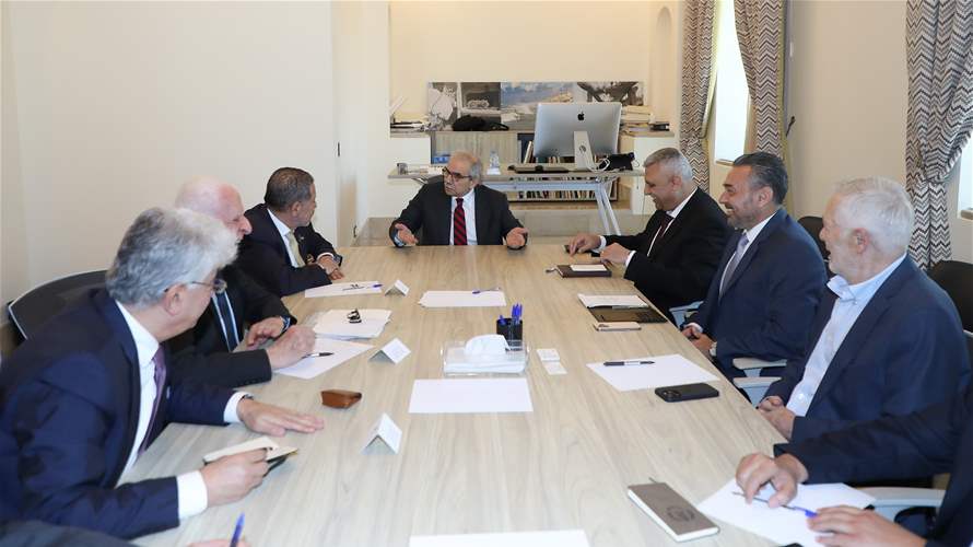 Lebanon and Palestinian officials discuss roadmap to disarm camps 