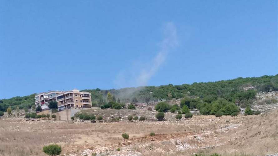 مسيرة إسرائيلية استهدفت حرج علي الطاهر في النبطية الفوقا
