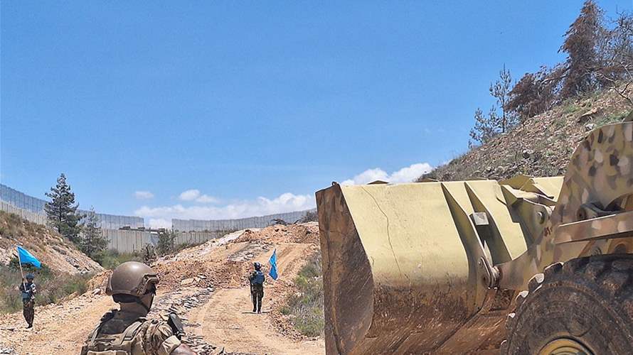 Lebanese Army removes barriers set up by Israeli troops in South Lebanon's Odaisseh
