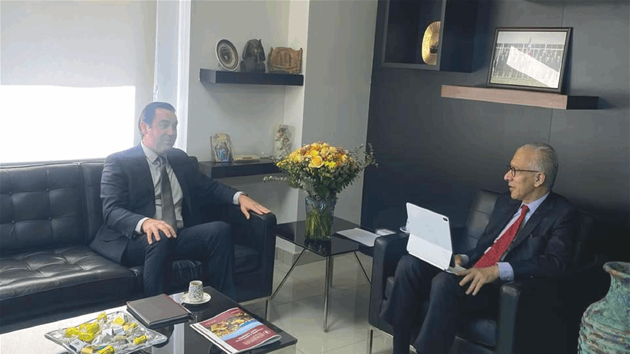 Economy Minister meets Starlink regional director, pledges support for launching operations in Lebanon