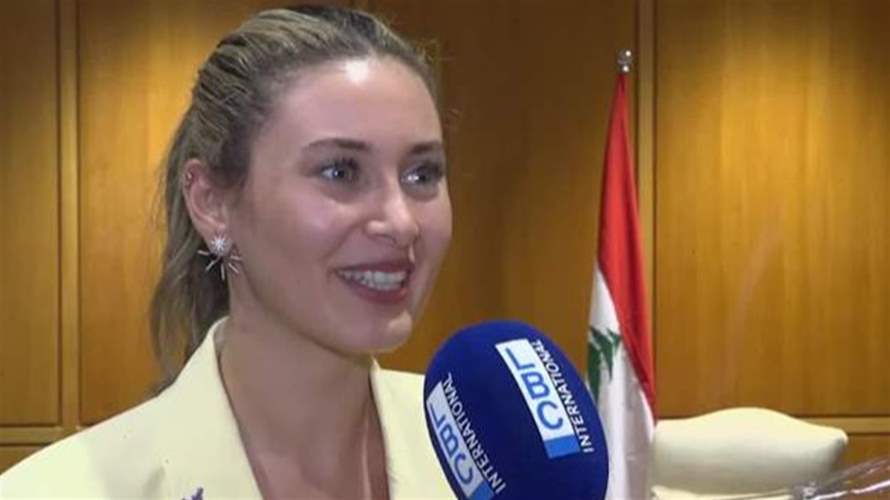 ملكة جمال لبنان ندى كوسا عادت إلى لبنان... ونصيحة منها لكل صبية تحلم بالتاج