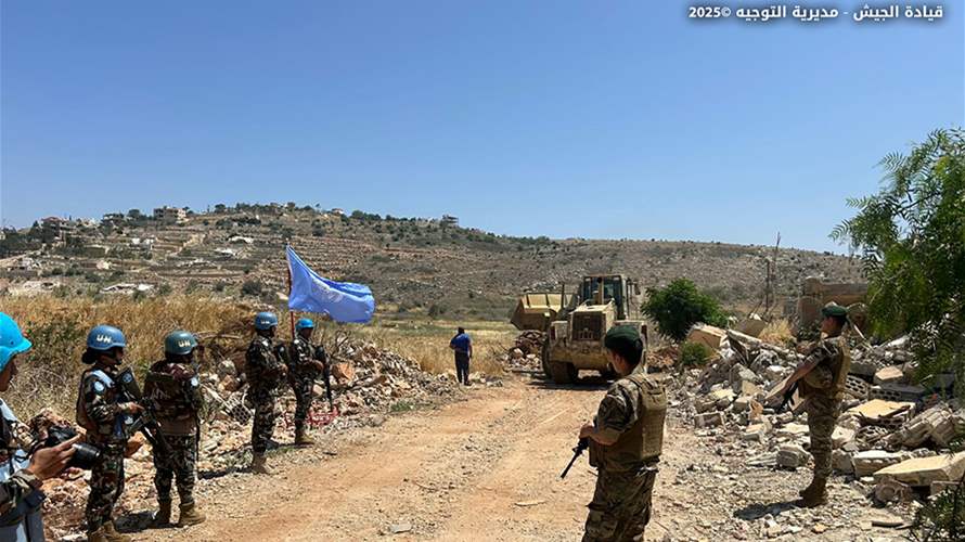 Lebanese army removes Israeli barriers, reopens roads in southern Lebanon