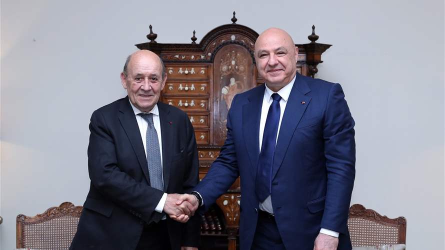 الرئيس عون استقبل مساء اليوم في قصر بعبدا الموفد الرئاسي الفرنسي جان إيف لودريان في حضور السفير الفرنسي لدى لبنان هيرفيه ماغرو