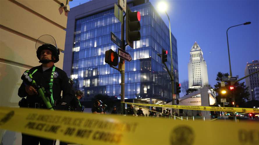 Police make 'mass arrests' in LA during nighttime curfew