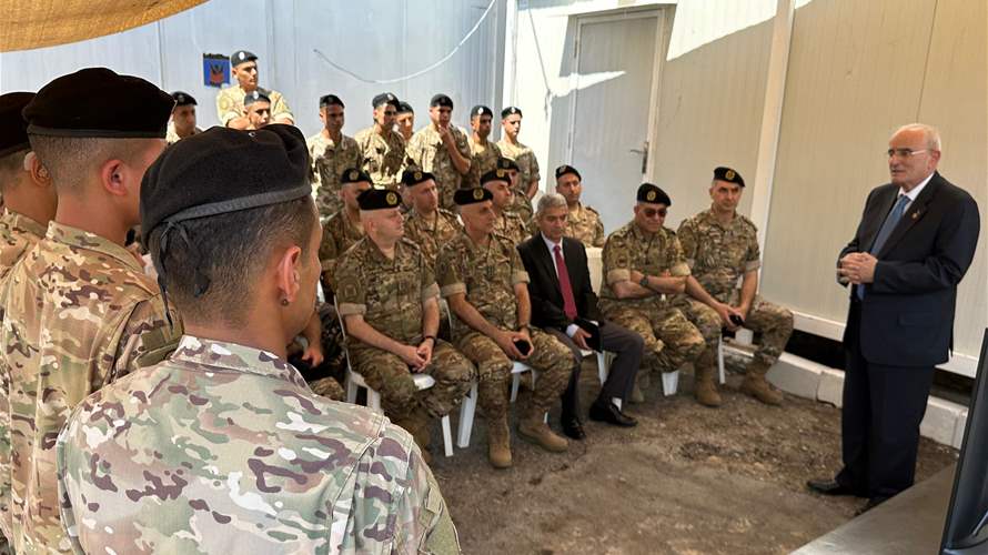 وزير الدفاع الوطنيّ يزور مركز القليلة المُستهدف