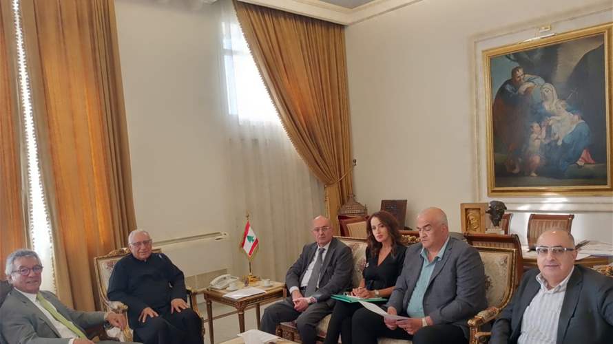 العبسي: لضرورة التدقيق بملف كل طالب وظيفة والاعتماد على الكفاءة