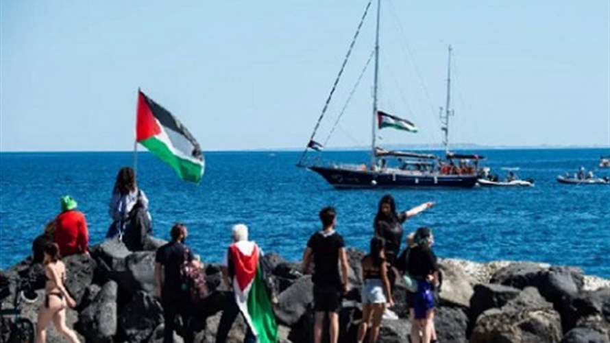 ستة من ركاب السفينة "مادلين" بينهم النائبة الأوروبية ريما حسن بصدد مغادرة إسرائيل جوا