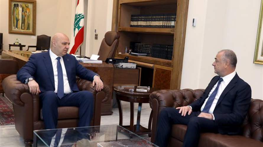 الرئيس عون تابع التطورات وإجراءات تأمين عودة اللبنانيين العالقين واطلع من بوصعب على نقاشات اللجنة النيابية لمشاريع قوانين الانتخاب 