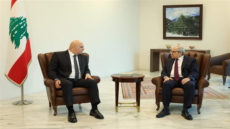 President Aoun discusses Qatar visit and regional developments with PM Salam, meets Apostolic Nuncio