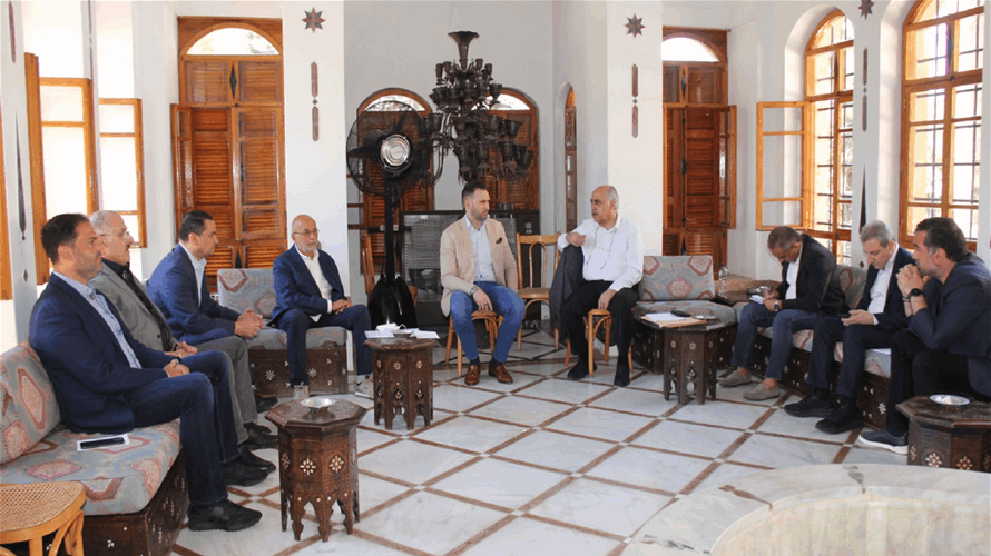 اللقاء الديمقراطي: لحصر السلاح بيد الدولة ومؤسساتها الأمنية والعسكرية الشرعية