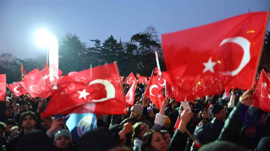 Turkey arrests 120 in opposition bastion of Izmir