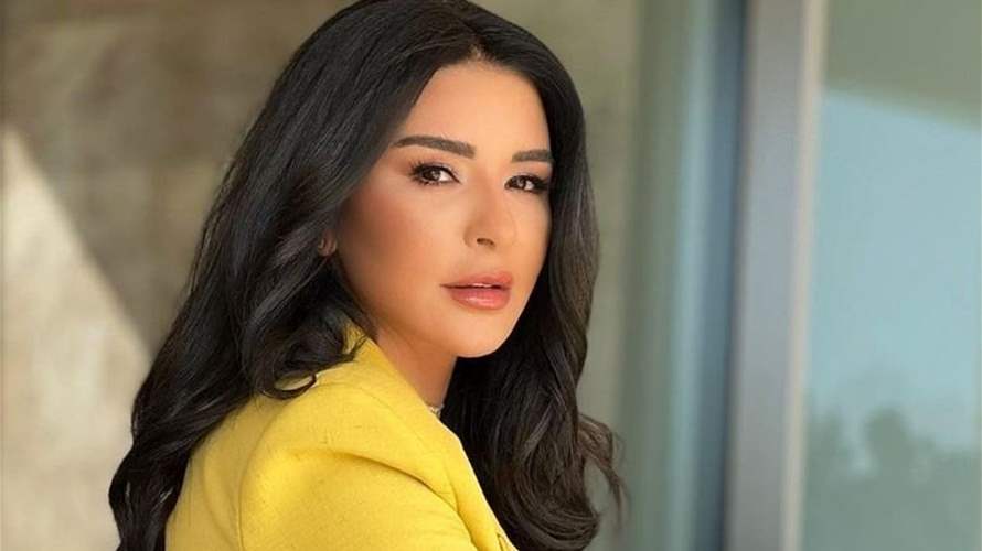 ماغي بو غصن في إطلالة شبابية وجذابة... هكذا بدت! (صور)