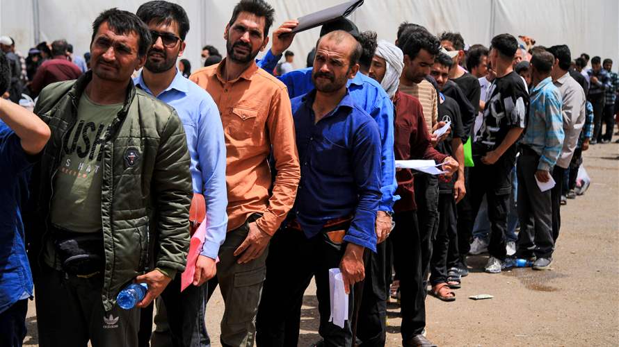 Nearly 450,000 Afghans left Iran since June 1