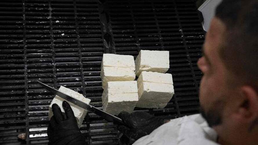 في بلغاريا... قوالب ينتجها سجناء تأسر قلوب محبي الجبنة