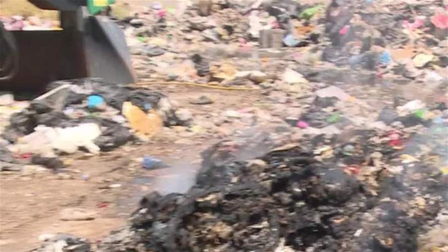 حريق يلتهم مكب نفايات في برالياس منذ خمسة أيام... ورئيس البلدية يتّهم جهة مجهولة بالتخريب