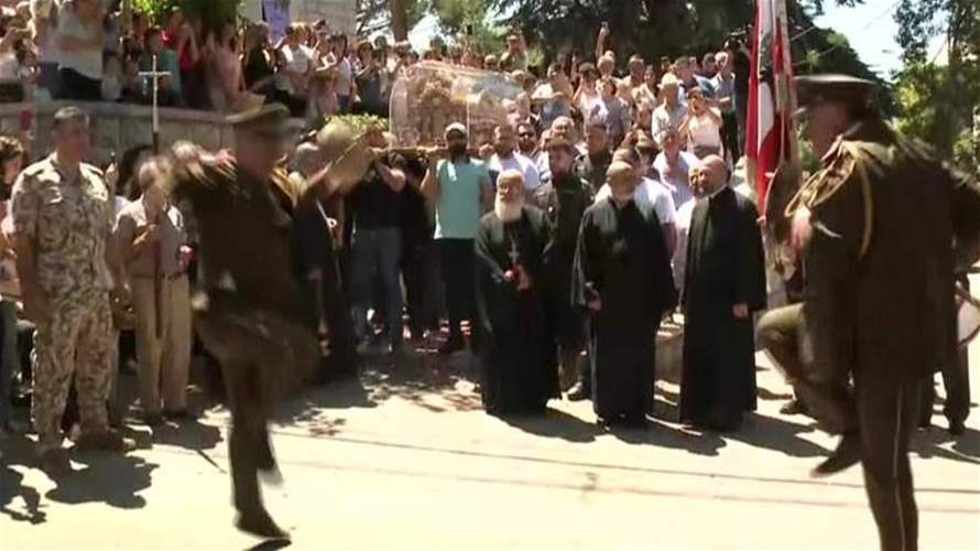 ذخائر القديسة تيريز الطفل يسوع احتضنت في كنائس المتين وعين سعادة والمنصورية