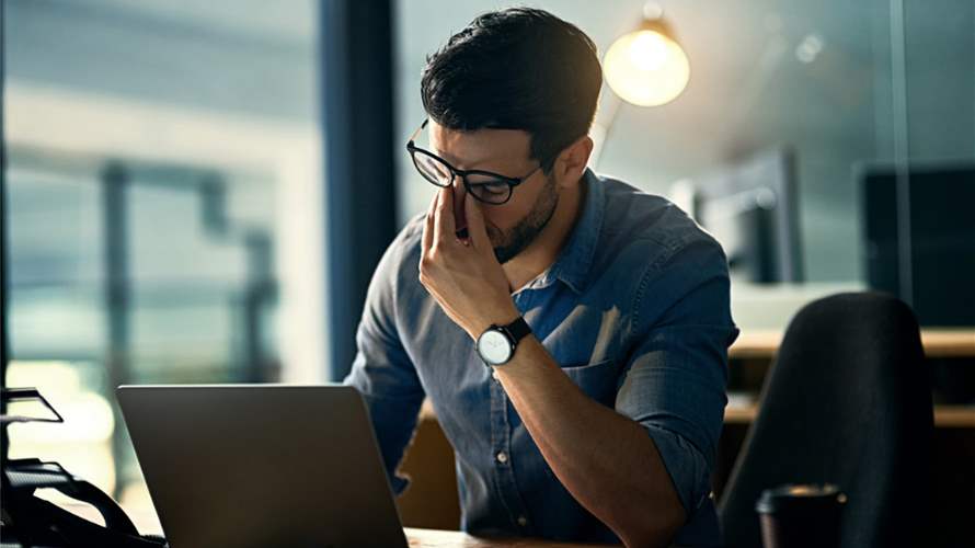الانهيار الصامت... شعور خطير يُغرق الموظفين في دوامة من التعاسة وهكذا يمكنكم اكتشافه! 