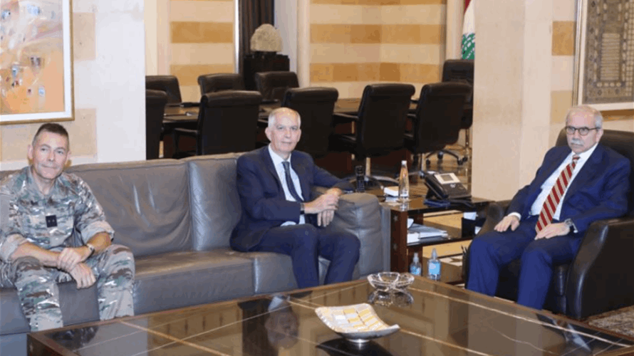 سلام عرض مع السفير الفرنسي عمل لجنة المراقبة وأهمية تفعيله...