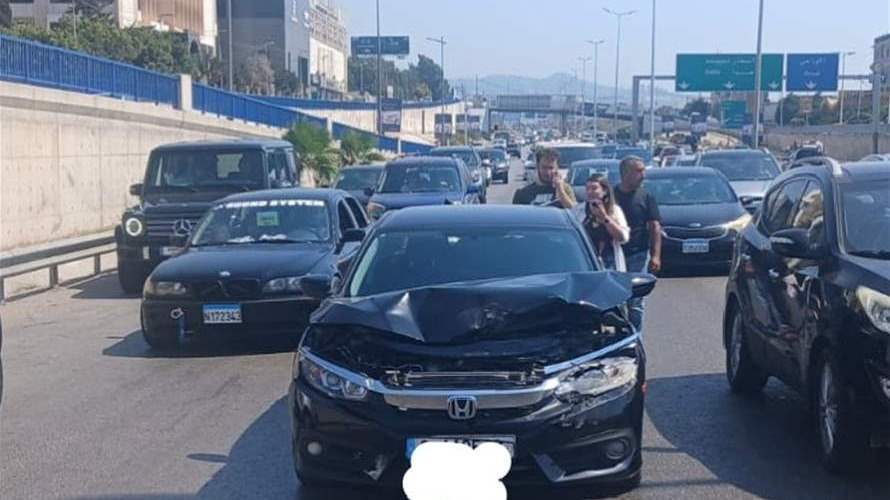 التحكم المروري: تصادم بين ٣ سيارات على أوتوستراد الأسد باتجاه بيروت والأضرار مادية ودراج من مفرزة سير الضاحية يعمل على المعالجة