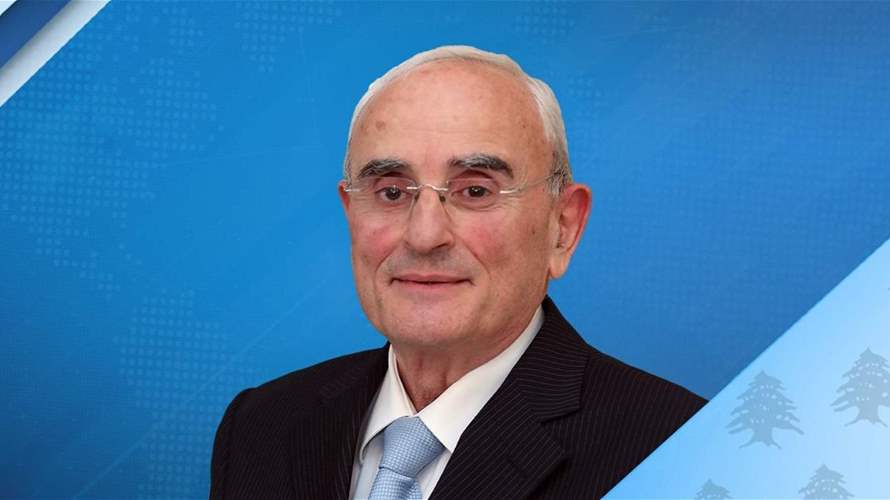 وزير الدفاع غادر إلى تركيا تلبيةً لدعوة من نظيره التركي