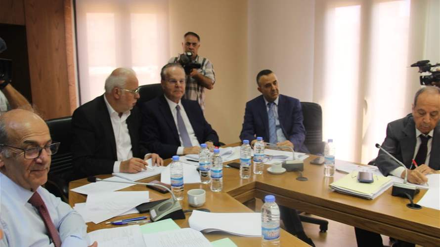 وزير العدل يعلن إنجاز لجنة الإدارة والعدل