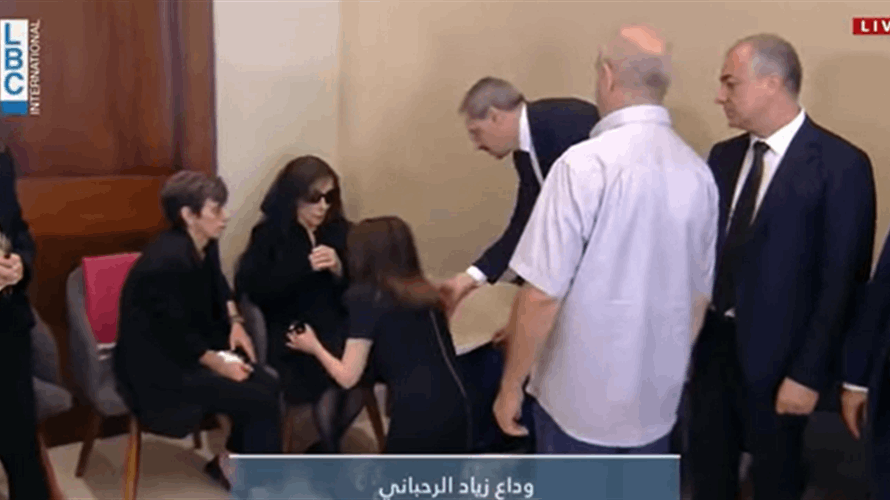في وداع زياد الرحباني... ماجدة الرومي تبكي عند أقدام فيروز (فيديو)