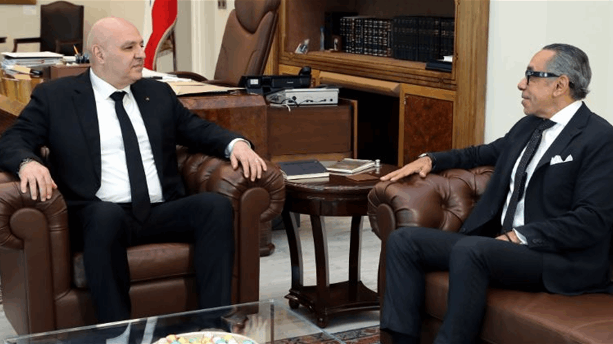 الرئيس عون عرض مع السفير المصري وبلاسخارت للاوضاع واستقبل رابطات مسيحية