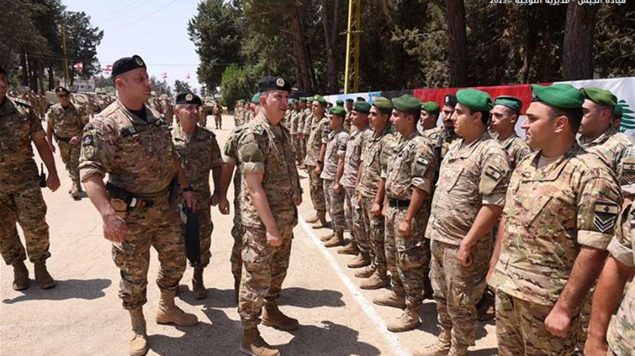 قائد الجيش تفقد مراكز الجيش والتحصينات والمنشآت المستحدثة عند الحدود الجنوبية