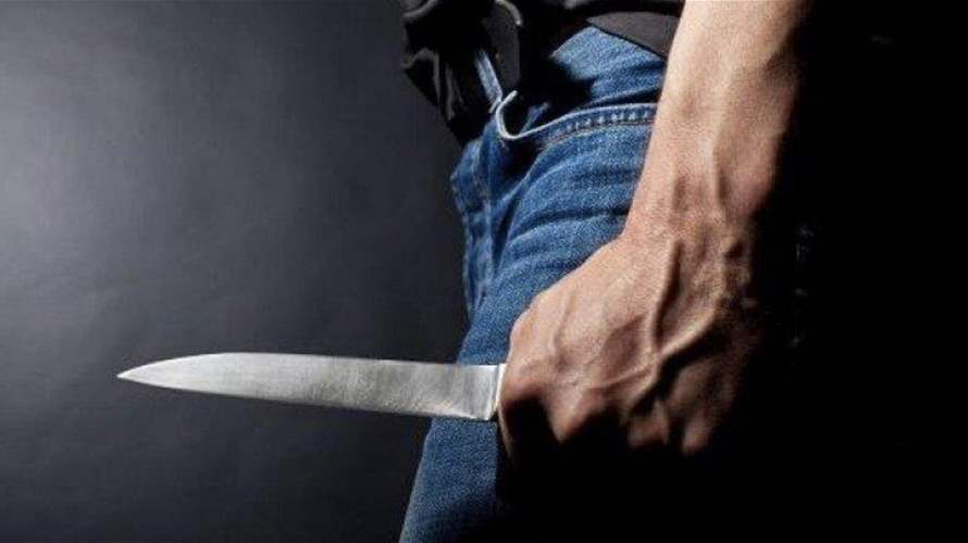 إشكال في صور أدى إلى طعن 3 ضباط والجيش نفذ مداهمات بحثًا عن المعتدين