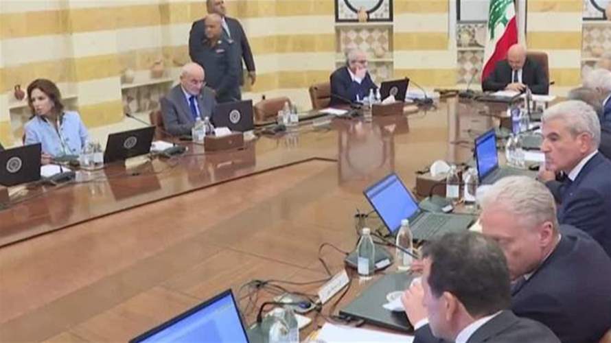 حزب الله للحكومة: "انت تحققين لإسرائيل ما لم تحققه في الحرب"... والحكومة ماضية في مسار حصر السلاح