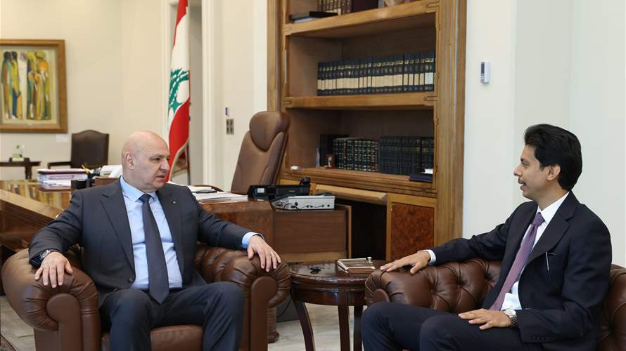 الرئيس عون بحث مع مدير مكتب وكالة الأنباء الكويتية (كونا) في لبنان السيد فواز العتيبي دور الإعلام في تعزيز العلاقات اللبنانية–الكويتية وأهمية الإضاءة على القواسم المشتركة بين البلدين