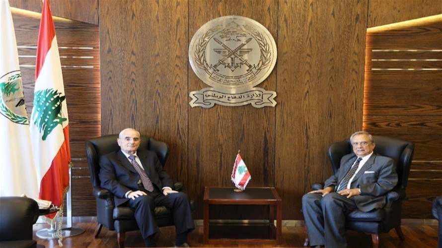 حبيب يُطلع وزير الدفاع على مشاريع مصرف الإسكان
